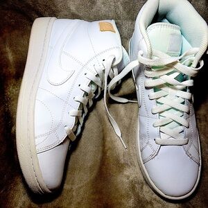 Like new all white  Nike Court Royale 2 Mid